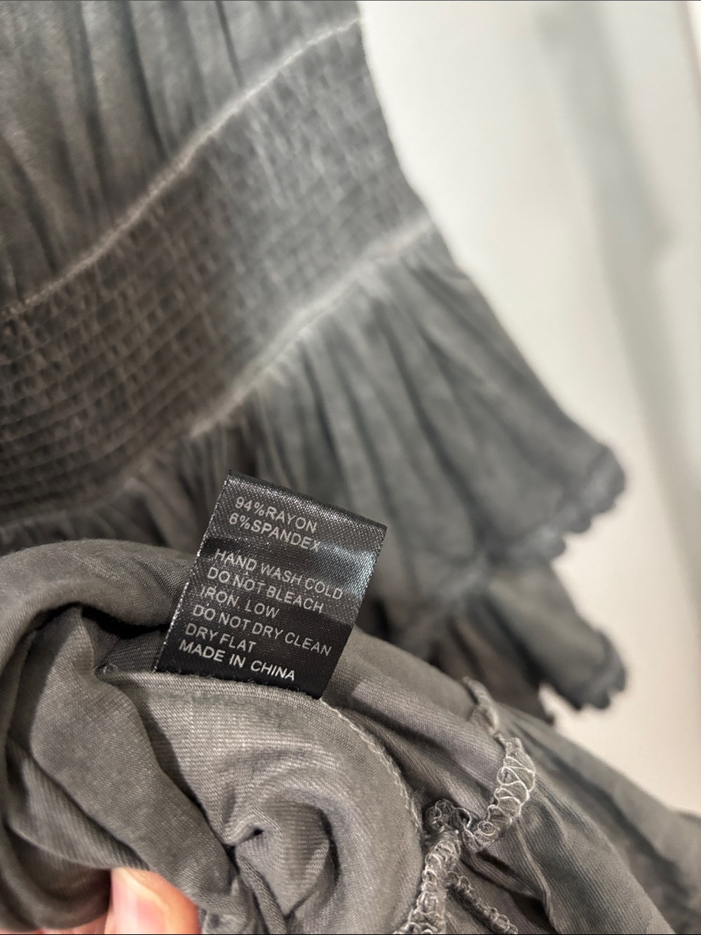 POL Ruched V-Neck Sleeveless Top - Charcoal 16-20pp 29L - Picture 4 of 4